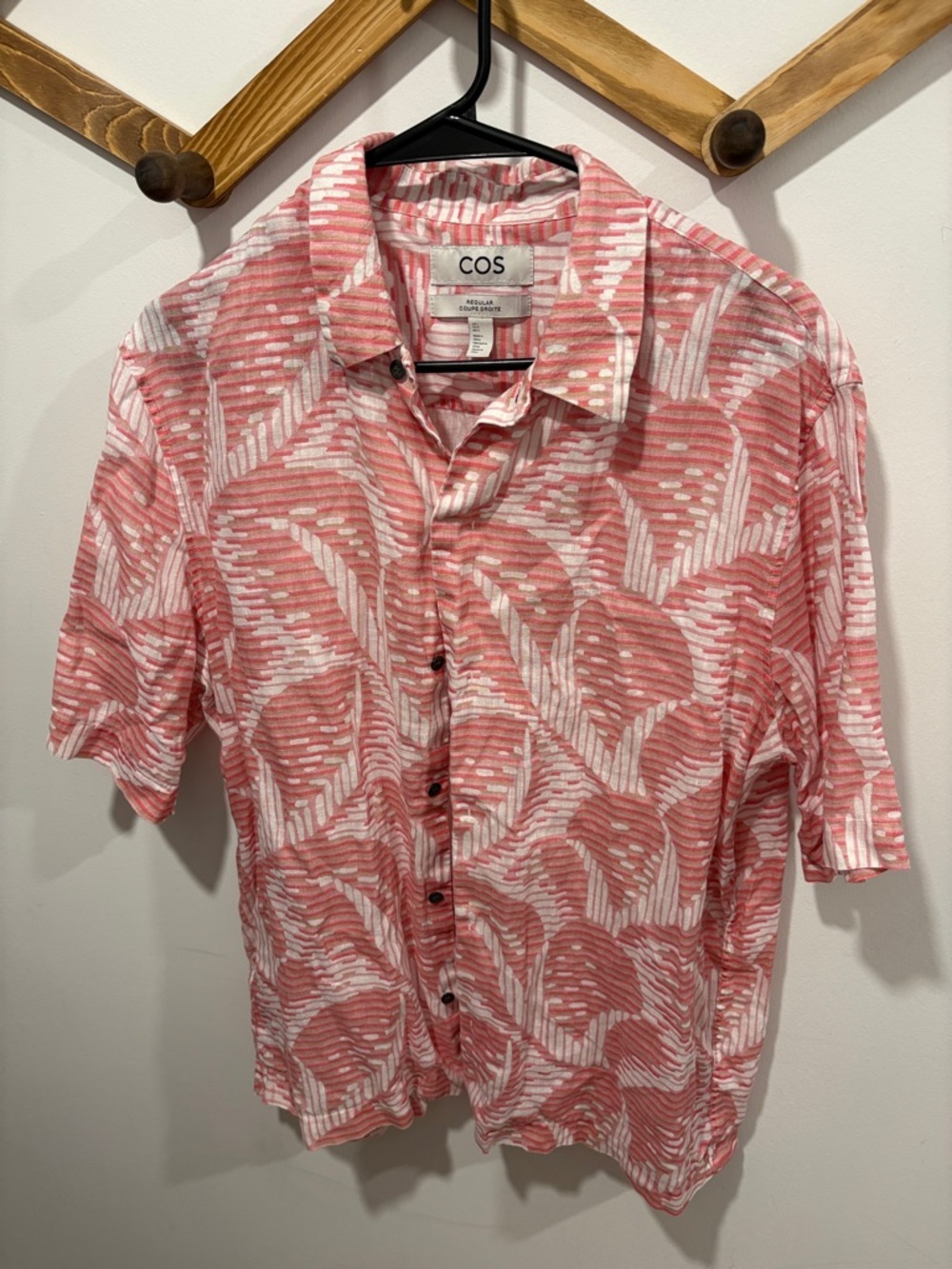 COS men’s short-sleeved linen shirt